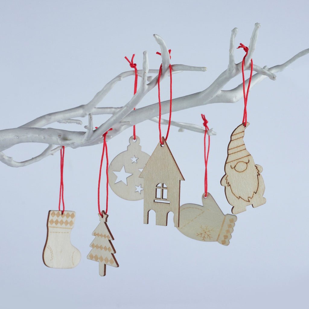 Winter Pine Cones (6x30cm)